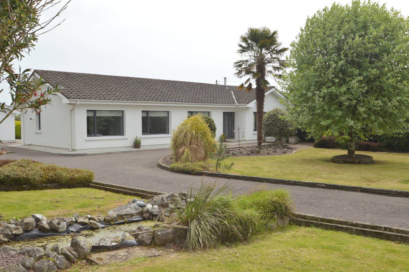 Out with '70s retro, in with crisp makeover at €475,000 East Cork home 