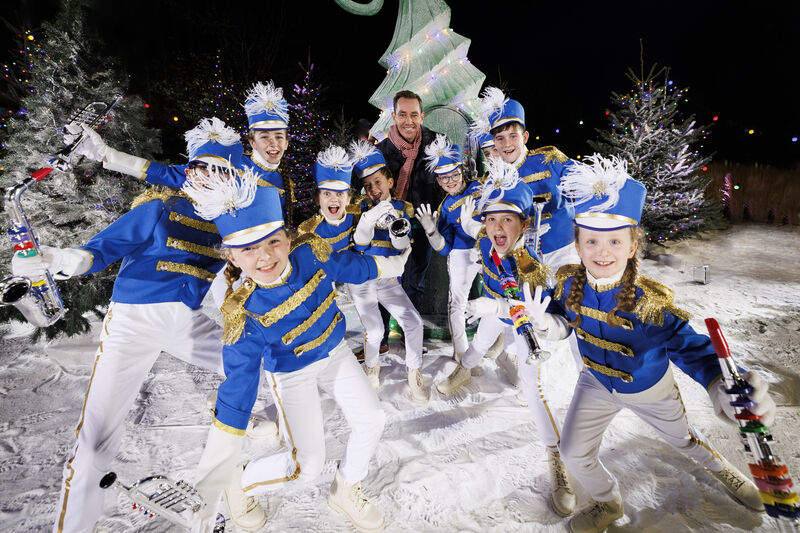 Ryan Tubridy pictured performing Let It Snow with Spotlight Stage School performers during The Late Late Toy Show. Picture: Andres Poveda