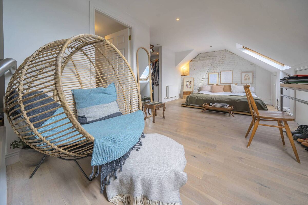 Top floor has a bedroom with bathroom and dressing area, with water views from the Velux windows Top floor has a bedroom with bathroom and dressing area, with water views from the Velux windows