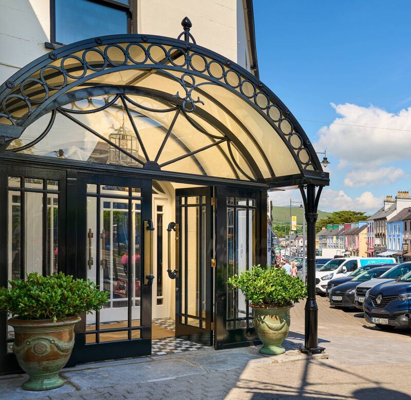 The entry way to the Lansdowne Hotel. The entry way to the Lansdowne Hotel.