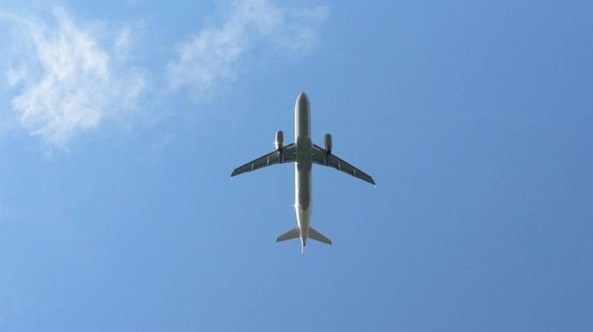 Taoiseach will not tell people to fly less despite rise in carbon emissions