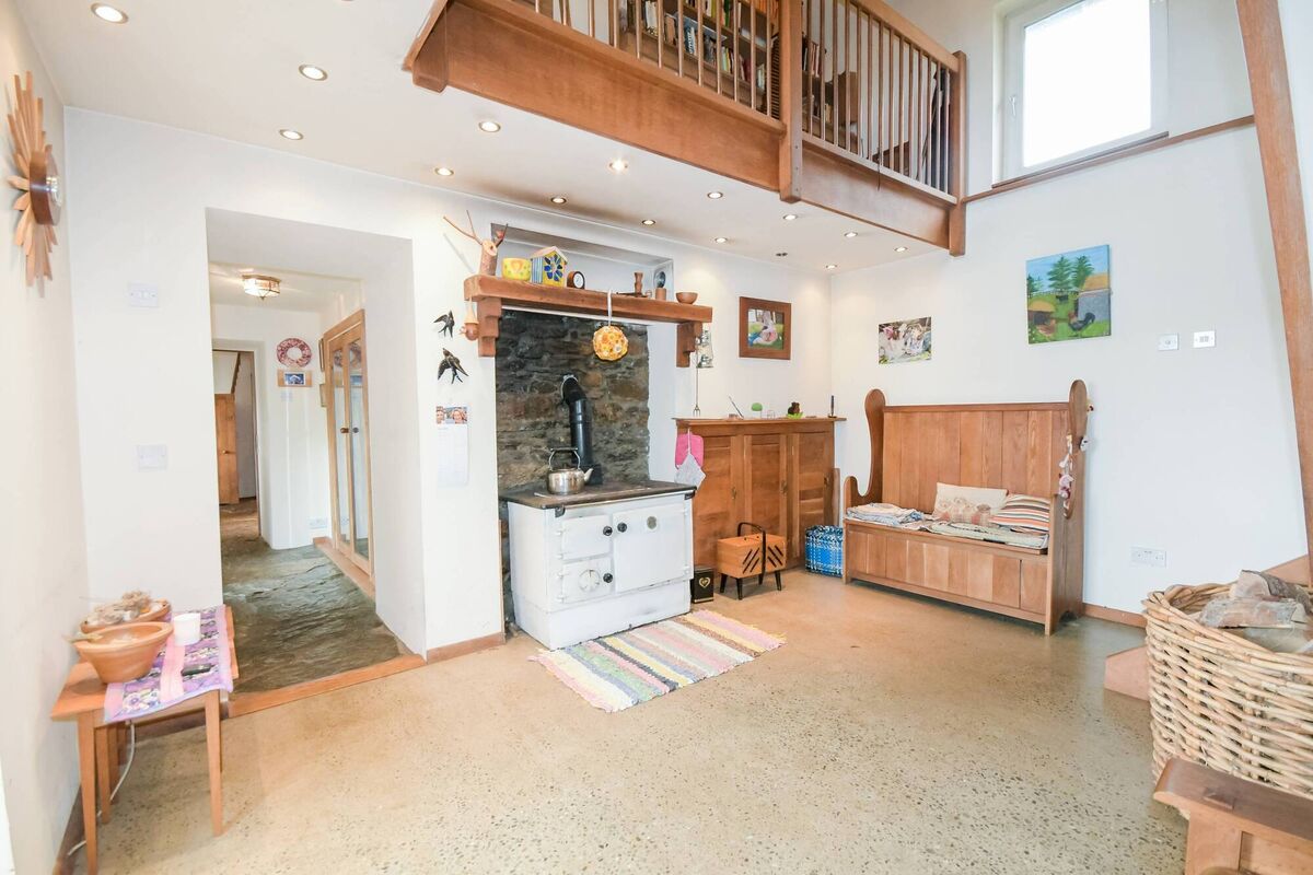 Done top to bottom, with white American oak joinery