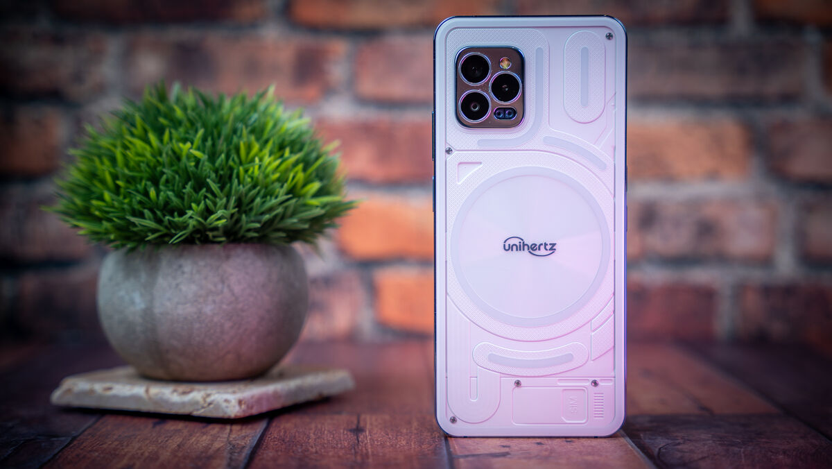 Unihertz Luna. Picture: Noel Campion.