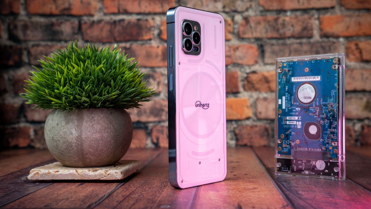 The Unihertz Luna features a 5,000mAh battery. Picture: Noel Campion.