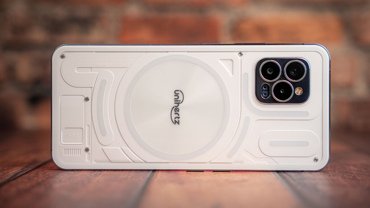 The Unihertz Luna. Picture: Noel Campion.