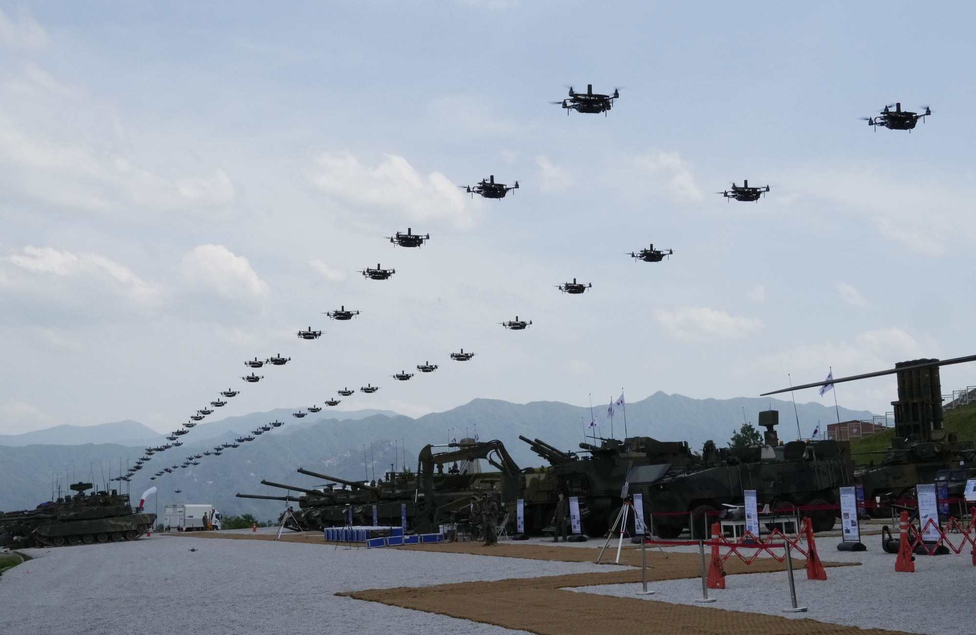 South Korean and US troops hold live-fire drills near border with North Korea