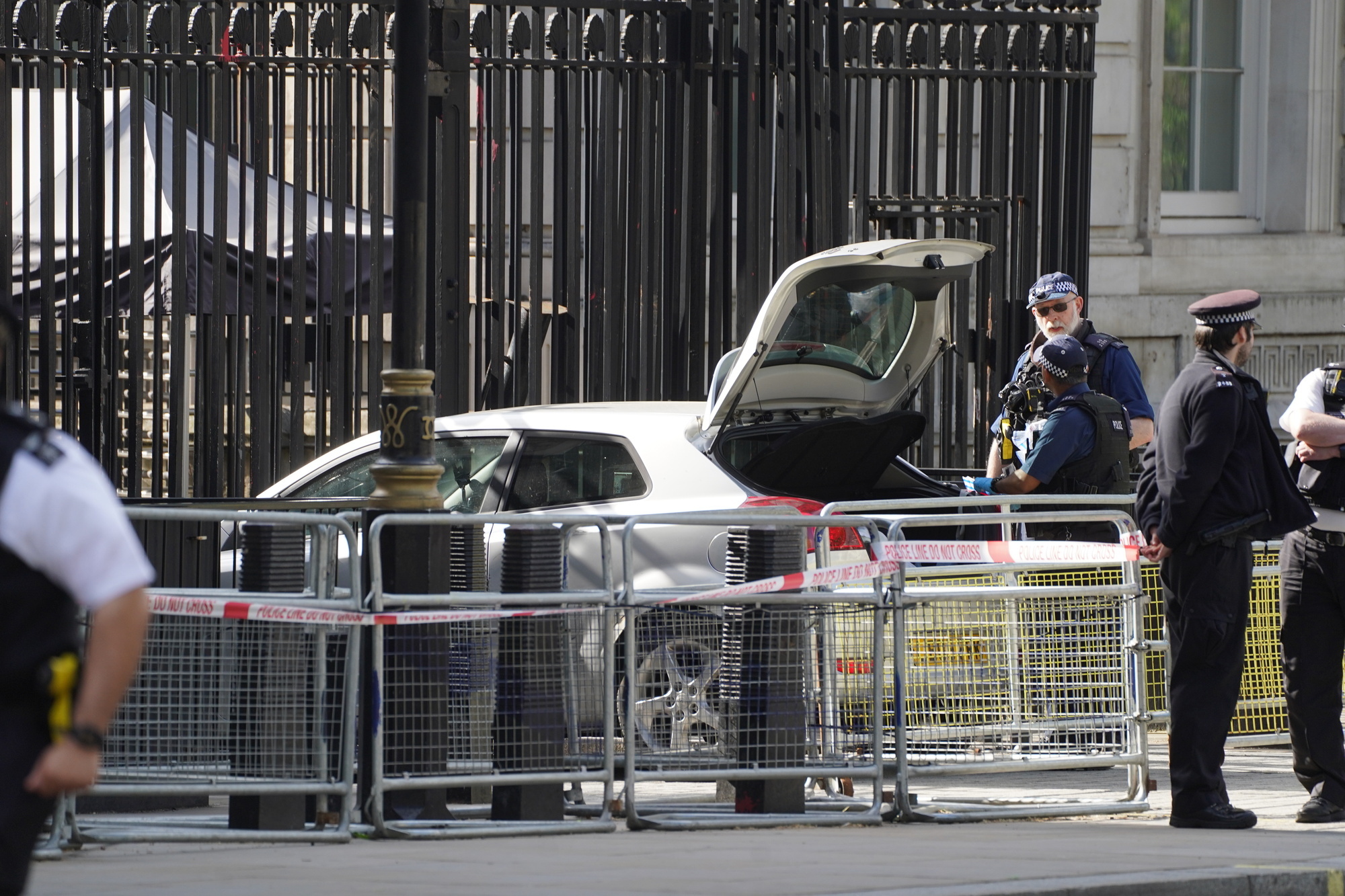 Man released by police under investigation after Downing Street crash