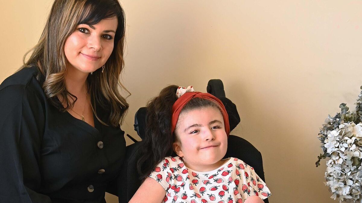 'I will shout from the rooftops until Leah is allowed back in school' says Cork mother - Vimarsana News