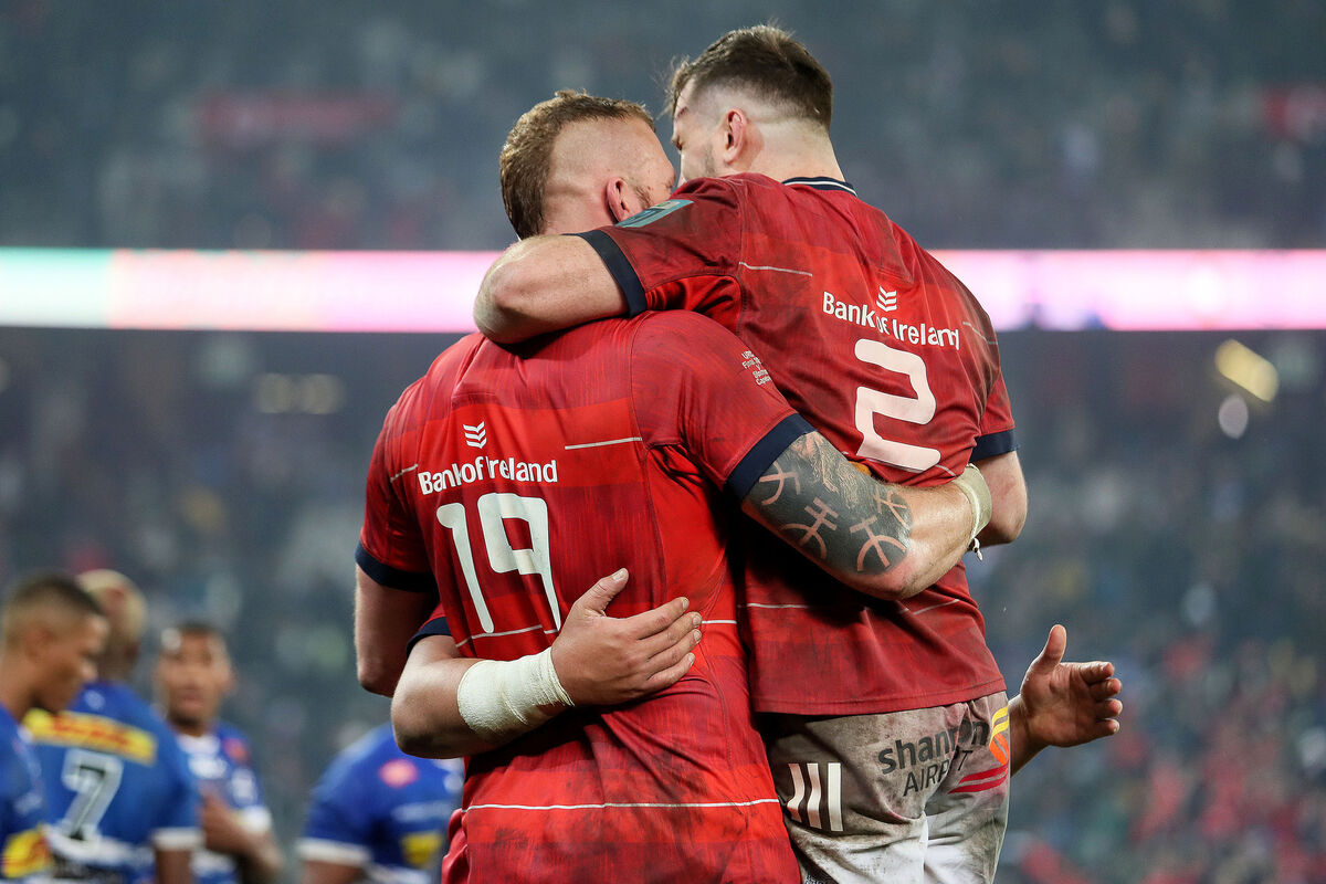 'GOOD JOB, BIG FELLA': Munster's RG Snyman celebrates with Diarmuid Barron. Pic: ©INPHO/Laszlo Geczo