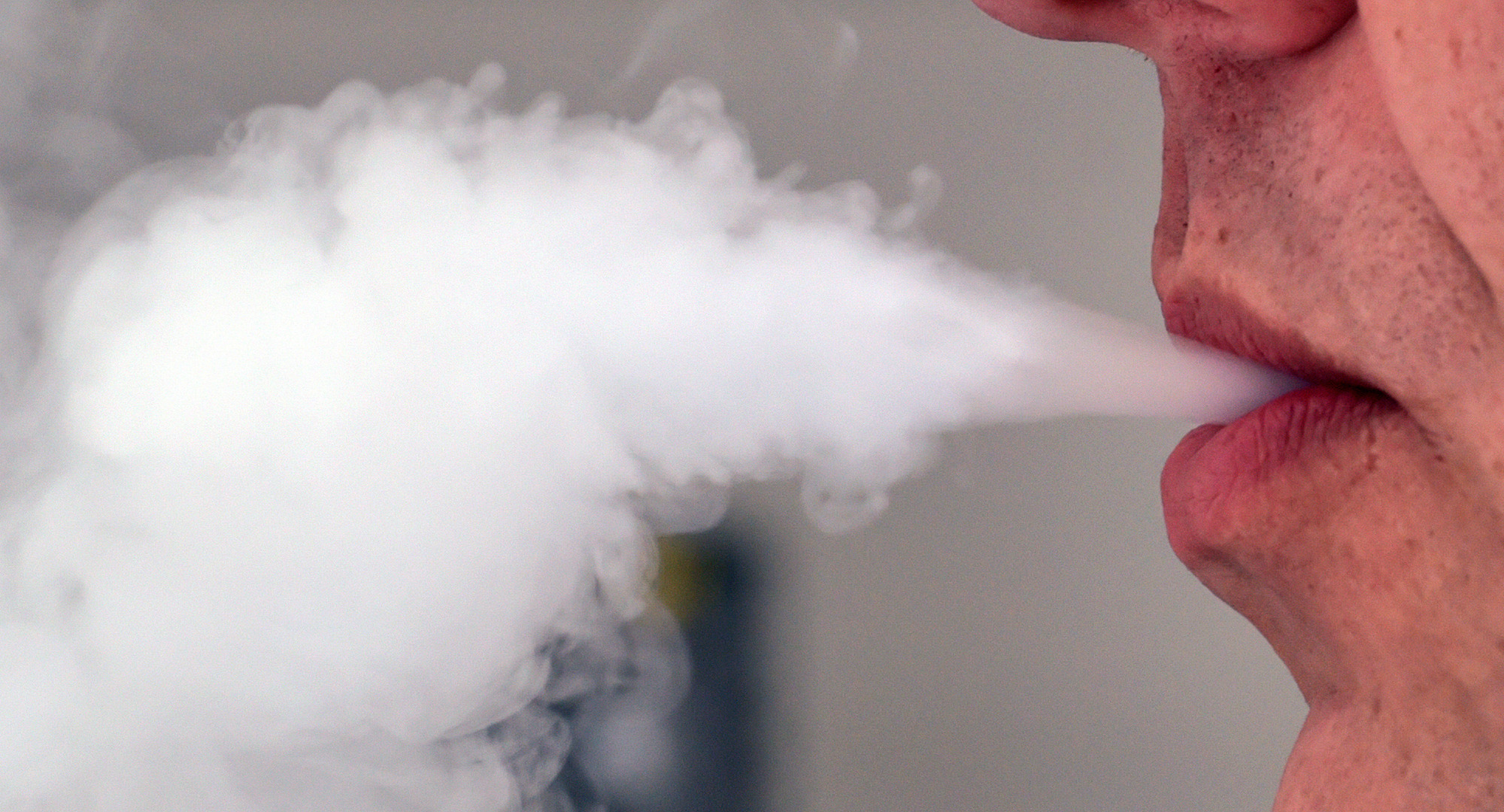 Fines of up to €4,000 or jail time for premises that sell vapes to under 18s