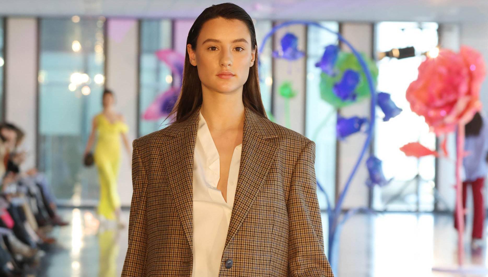 10 versatile capsule wardrobe essentials to pack for a stylish weekend break