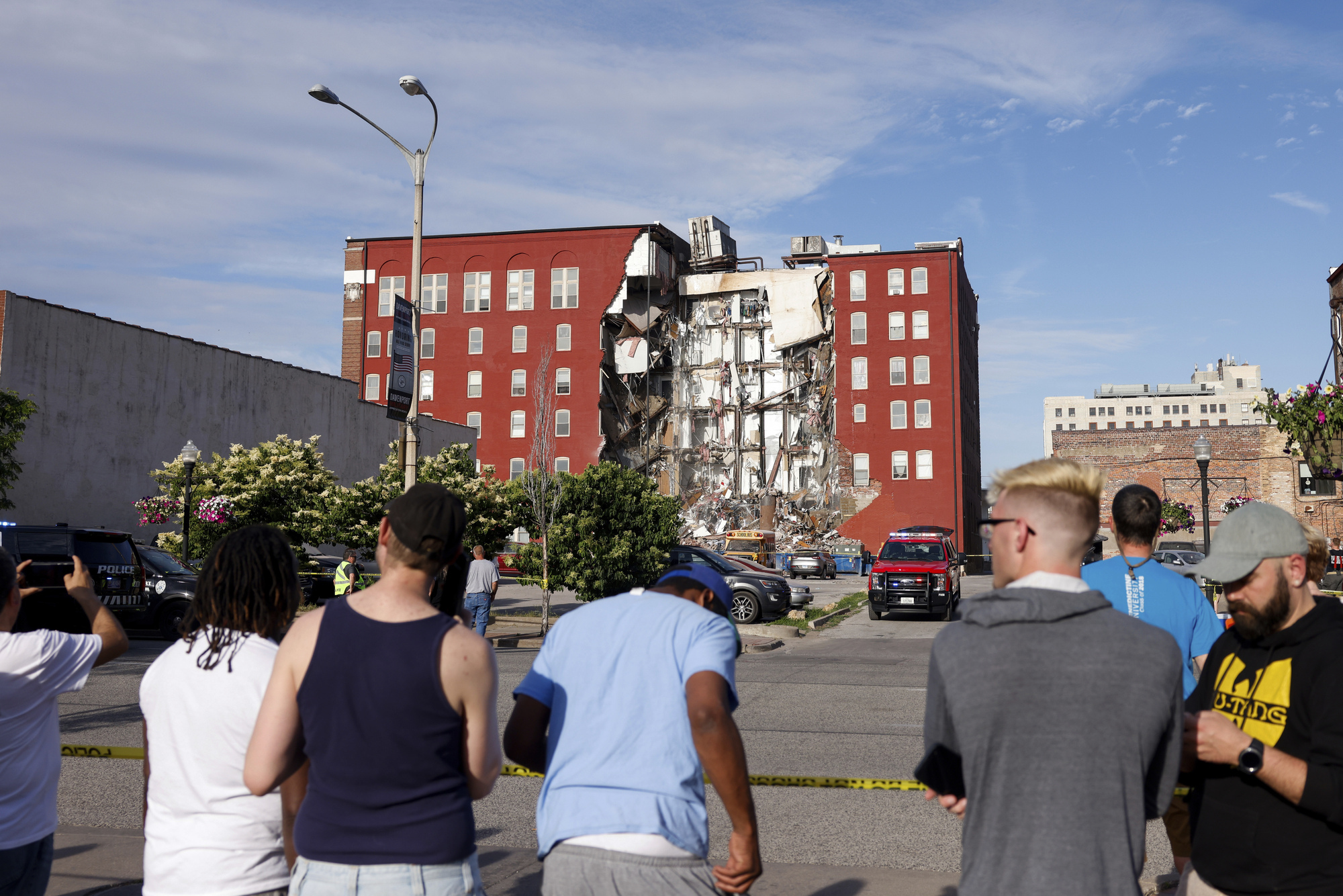 Five people remain missing after Iowa apartments collapse