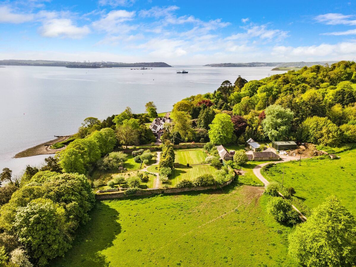 Walled garden part of the package