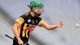 <p>PERSEVERANCE: Kilkenny’s Laura Murphy in action against Galway in last year's All-Ireland semi-final. Pic: INPHO/James Crombie</p>
