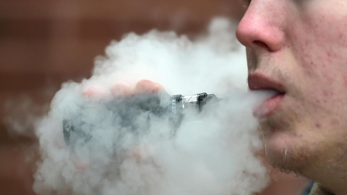 Parents warned that teen vaping linked to 'serious harms' - Vimarsana News