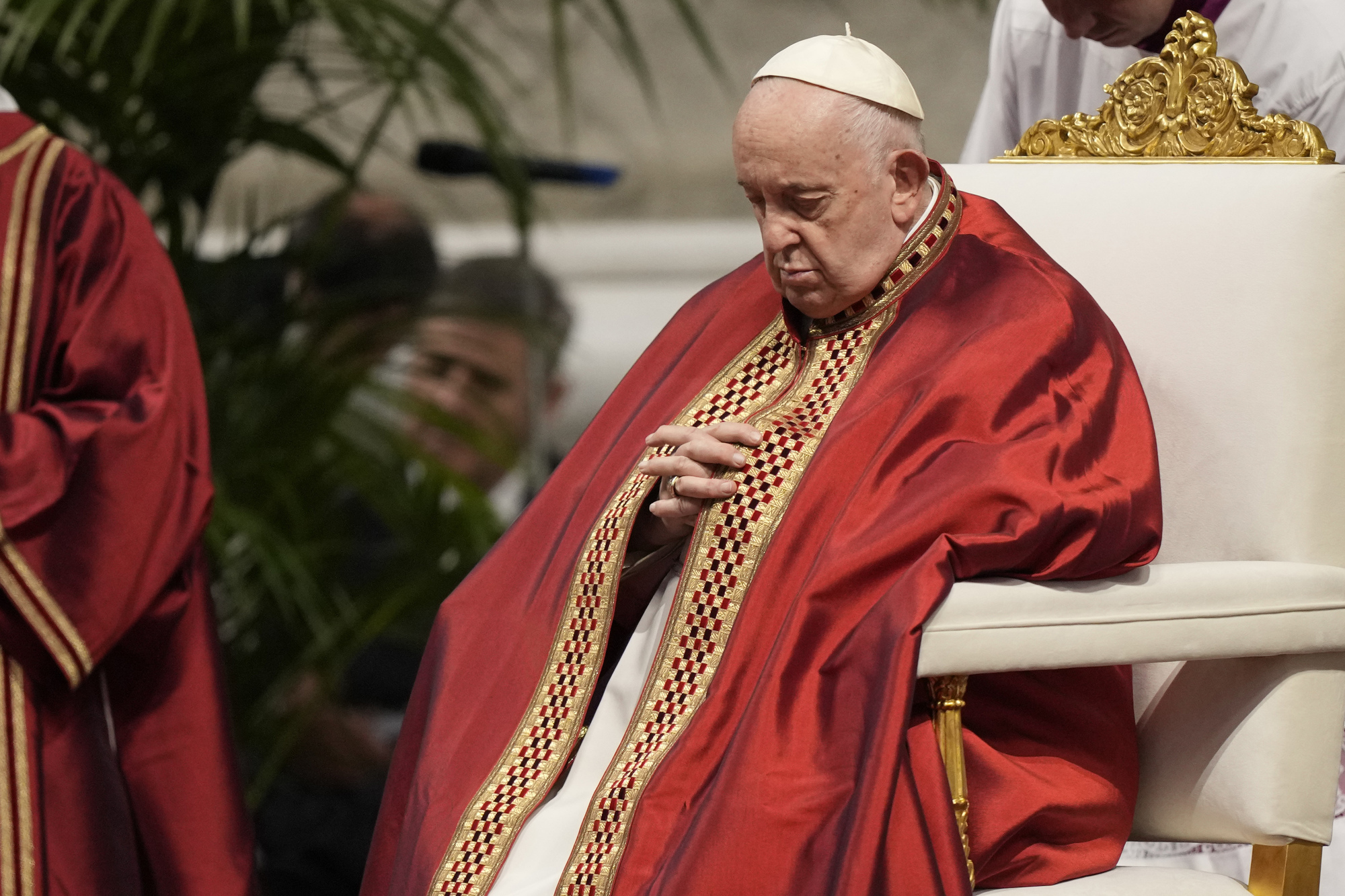 Pope Francis returns to Vatican after hospital tests following bronchitis bout