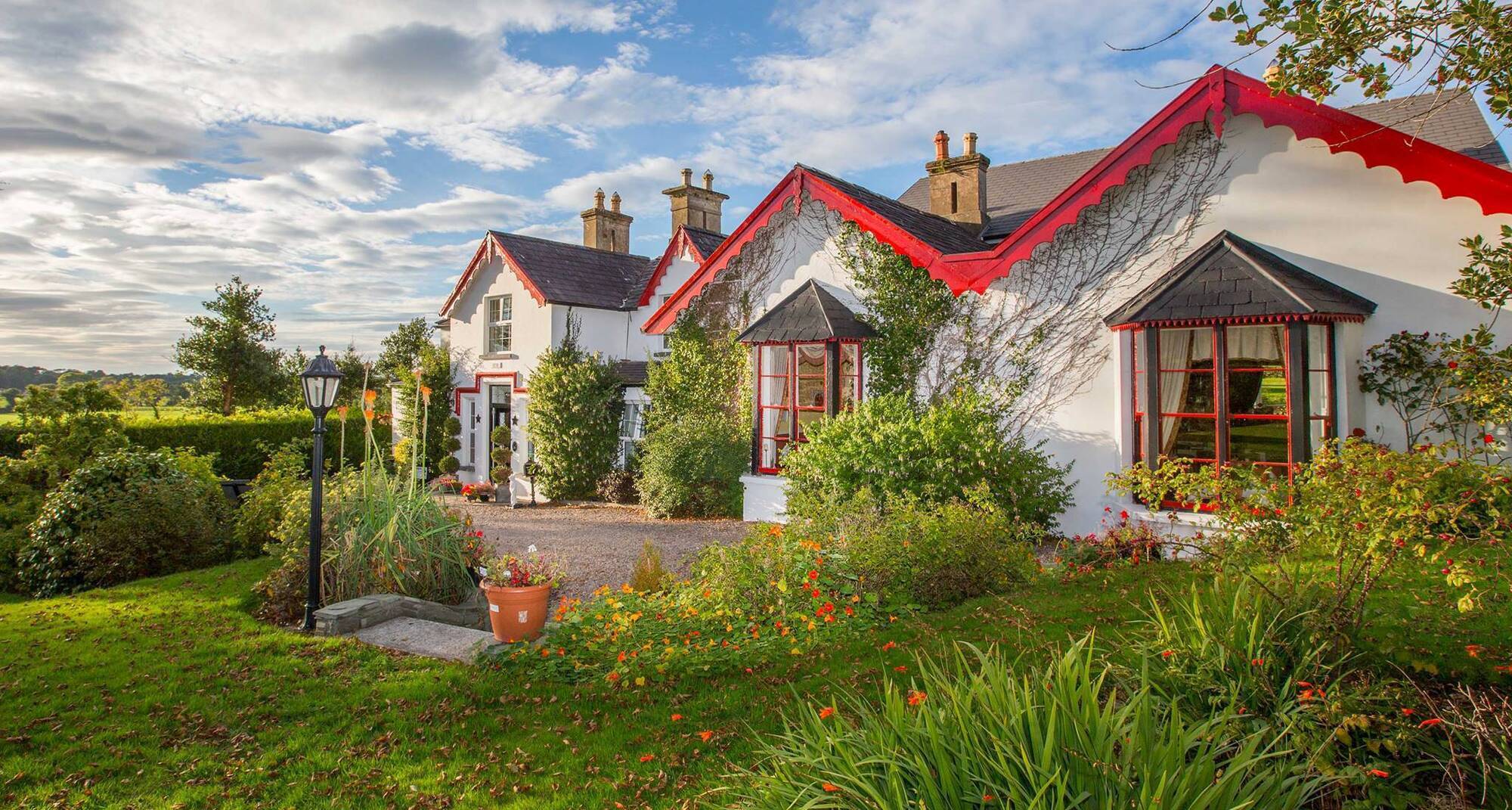 Killeen House Hotel and Rozzers Restaurant sold to Killarney businessman 