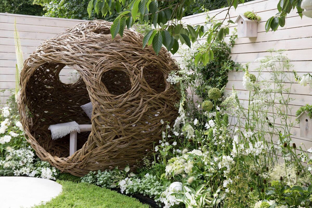 A garden pod within a border. 