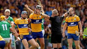 <p>HECTIC ENDING: Clare’s David McInerney, Cathal Malone and Tony Kelly speak with referee Liam Gordon at the final whistle Mandatory Credit ©INPHO/James Crombie</p>