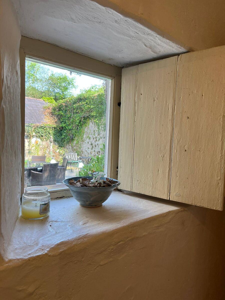 Extra deep window sills