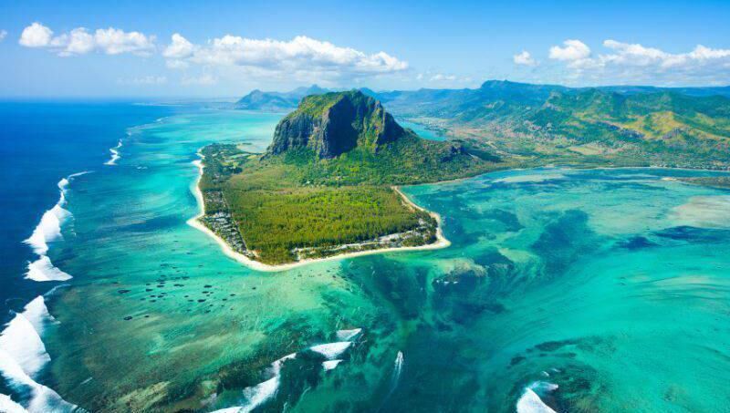 Mauritius' proximity to the east African coastline makes it a fantastic spot to wind down after a safari adventure on a dual destination holiday.