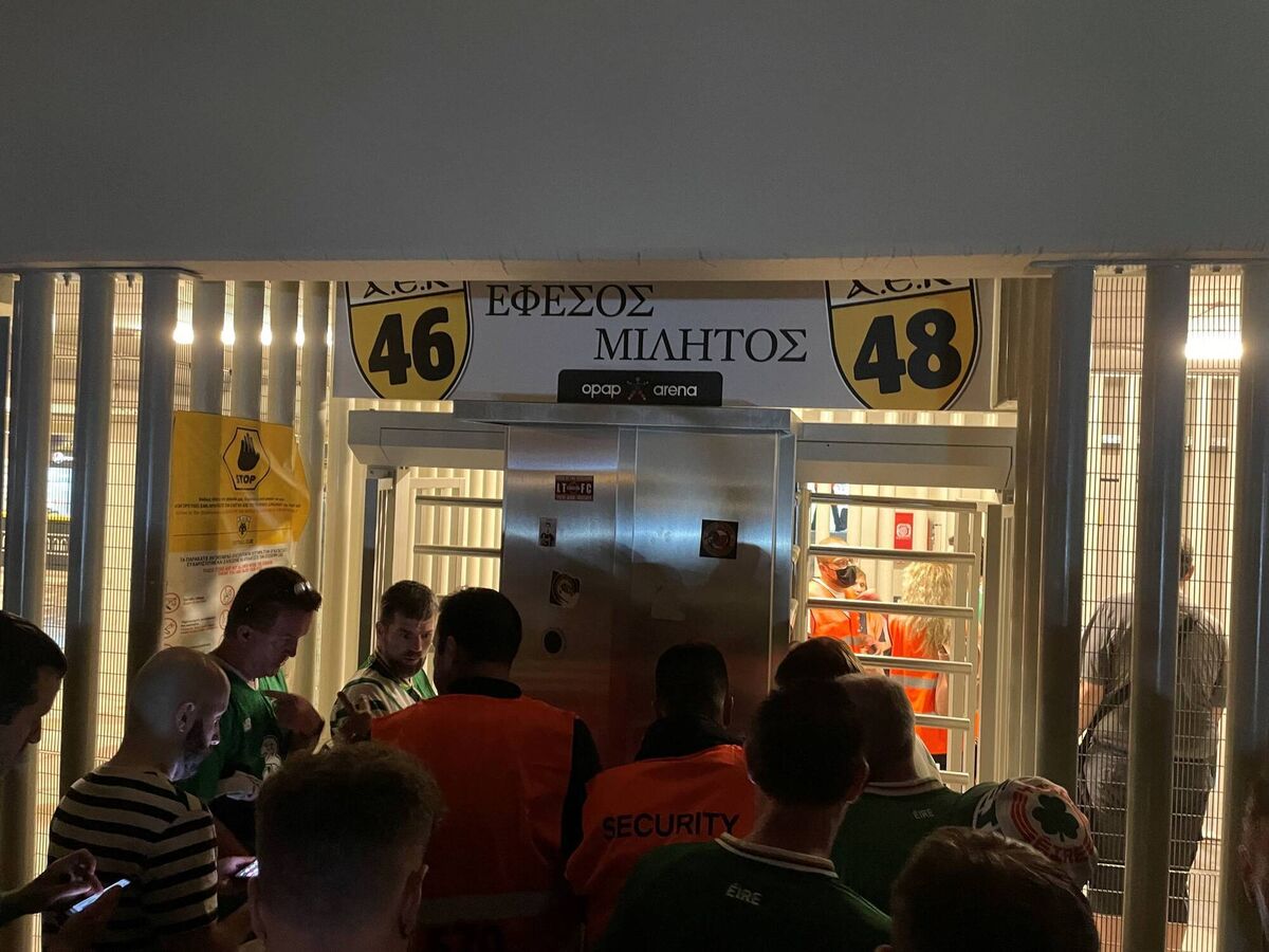 Irish fans speak to Greek authorities. Pic: Andrew Horgan Irish fans speak to Greek authorities. Pic: Andrew Horgan