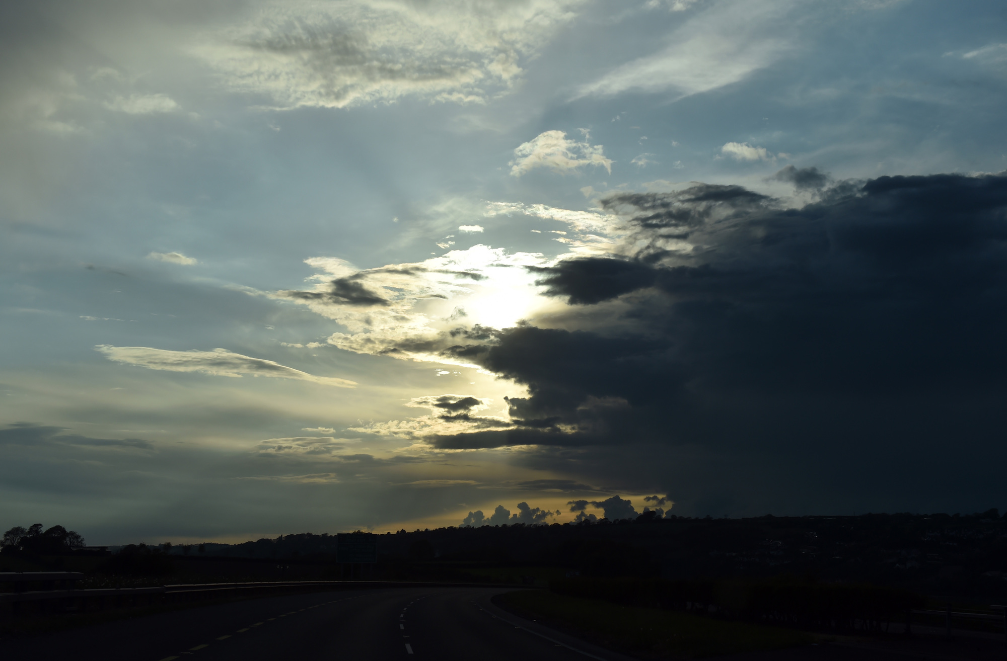 Status orange thunderstorm and rain warning now in effect for the entire country
