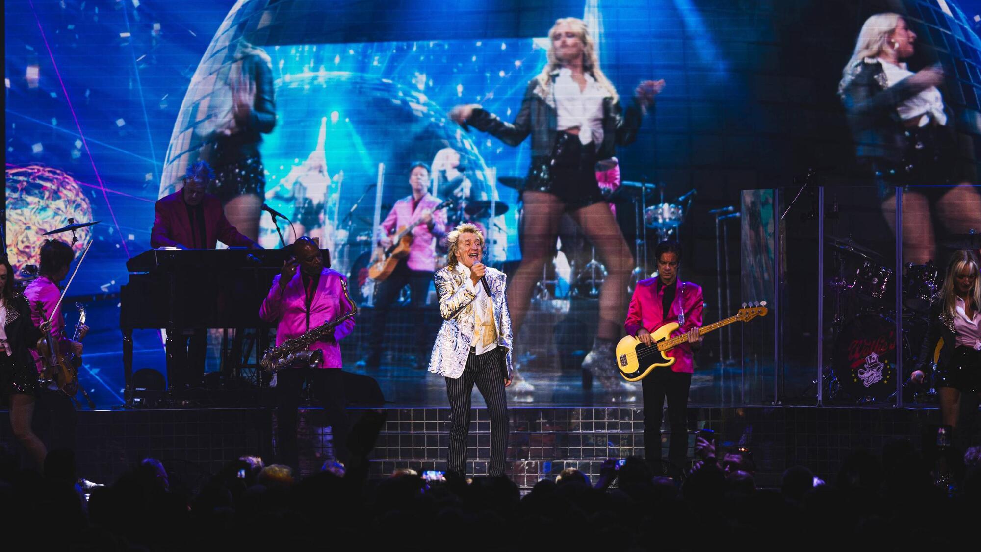 Live at the Marquee review: Lightnin' Rod Stewart brings thunder back to 'the old tent'