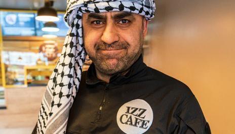 'Is aoibheann liom mo thír álainn seo': Owner of Cork's Izz Café celebrates Irish citizenship