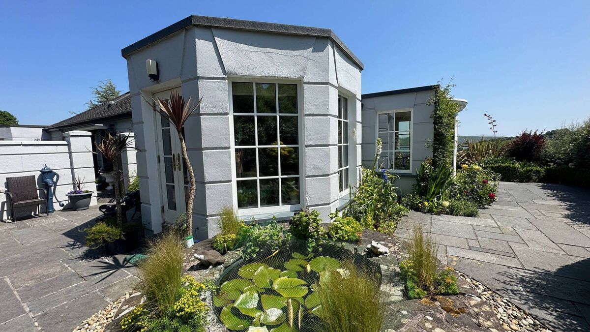 Joaney's Garden: breakfast room was added on Joaney's Garden: breakfast room was added on