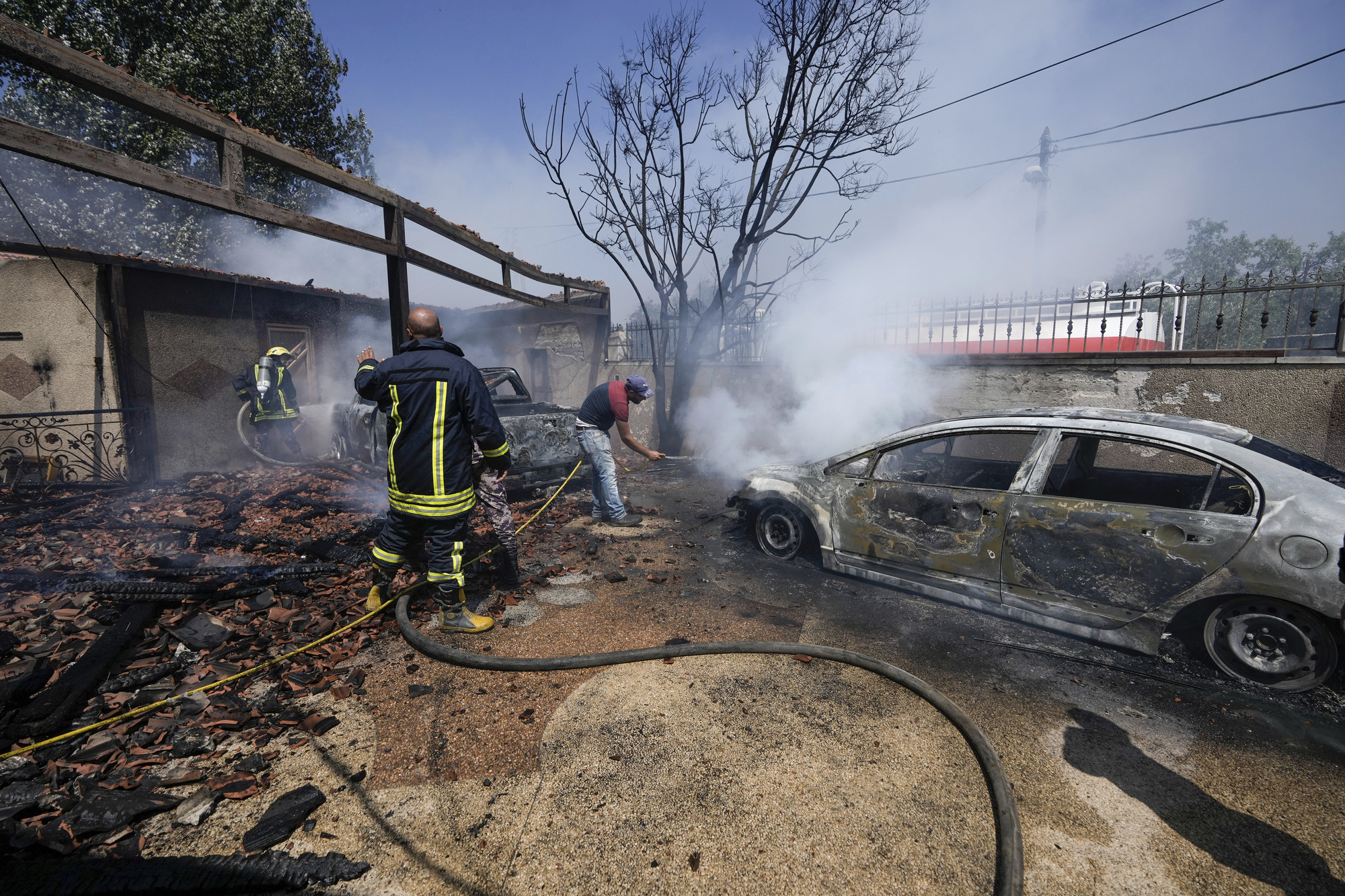 Israeli settlers torch Palestinian homes and cars to avenge deadly shooting