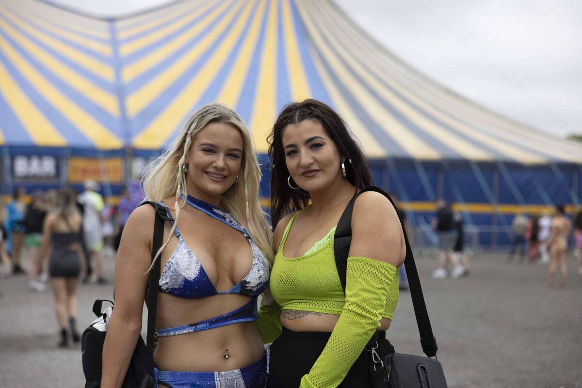  Shannon Connolly and Amanda O'Leary from Farranree.