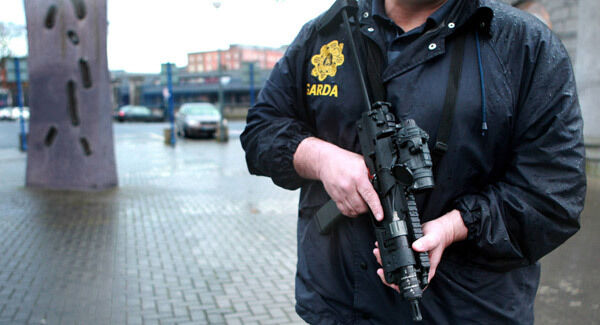 A member of the Garda ERU holds an MP7 at a special sitting of Limerick court in 2008. Picture: Press 22 A member of the Garda ERU holds an MP7 at a special sitting of Limerick court in 2008. Picture: Press 22