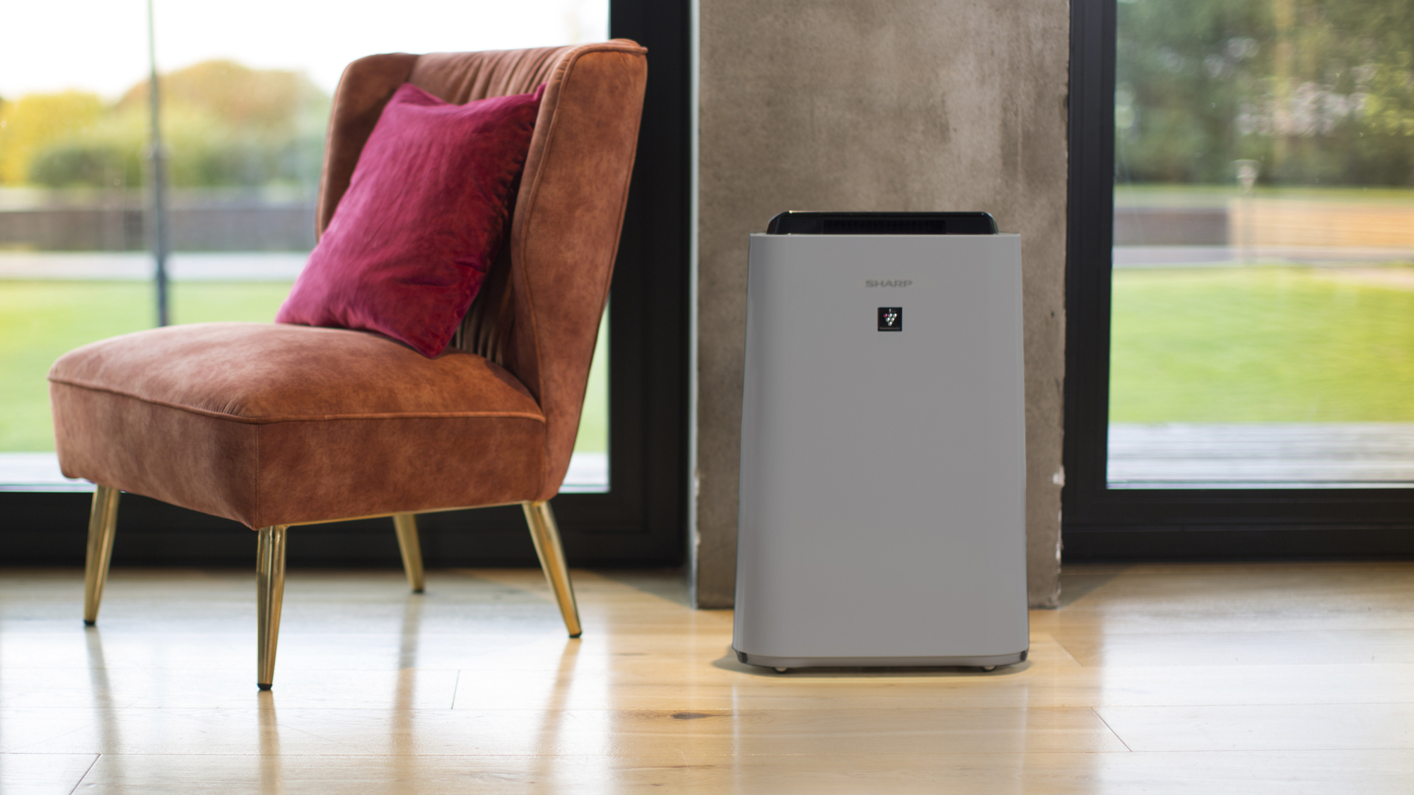 Sharp UA-HD60E-L: Powerful air purifier with built-in humidifier