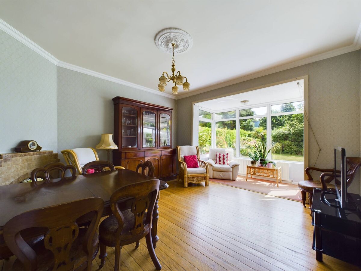 Bright reception room Bright reception room