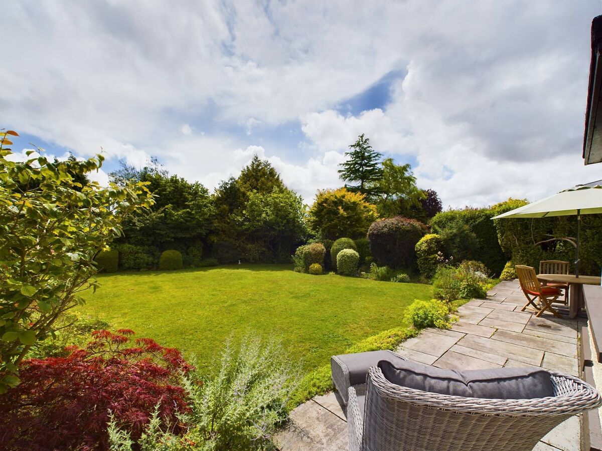 Green fingered grounds Green fingered grounds