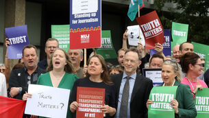 <p>RTÉ reporters Emma O’Kelly and Paul Reynolds with members of the NUJ protesting at RTÉ Television Studios over the current scandal. <span class="contextmenu emphasis textWhite">Picture: Leah Farrell/RollingNews.ie</span>
            </p>