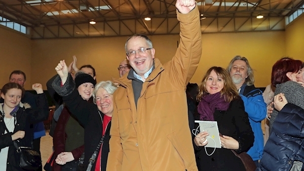 Cork North-Central: Mick Barry urges SF and Greens not to 'rescue' FF and FG