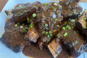 Beef Short Ribs with Barbecue Sauce