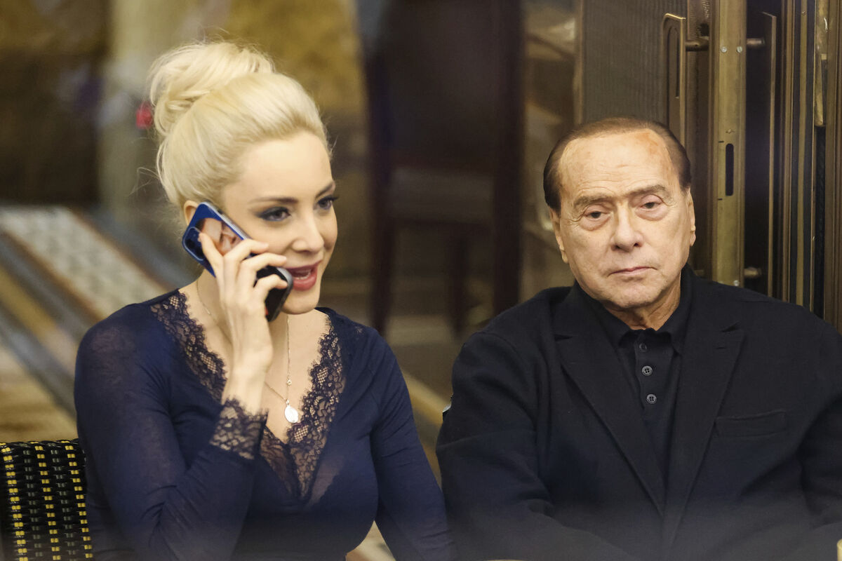 Silvio Berlusconi and his partner Marta Fascina in Milan in 2022. Picture: Alessandro Bremec/LaPresse via AP
