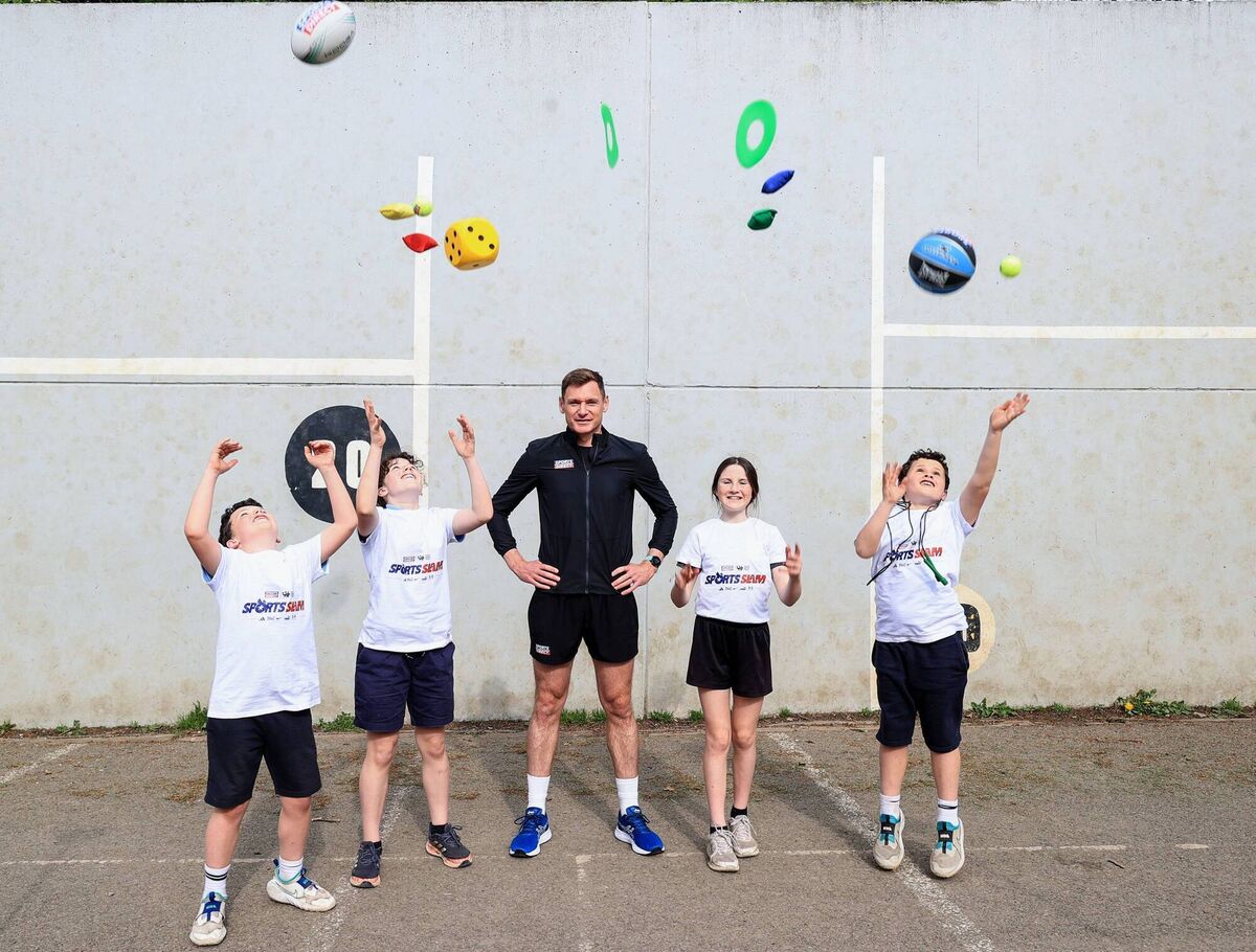 David Gillick, with Sports Direct Ireland, present ‘Sports Slam’, a new primary school initiative which aims to equip teachers and parents across the country with the tools and ideas to get 5 to 12-year-olds across the country participating in fun, physical activity for 60 minutes per day. 