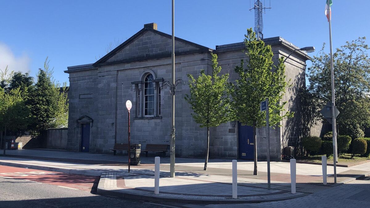 Cork teen was carrying 'samurai-like' knife 'for own protection' - Vimarsana News