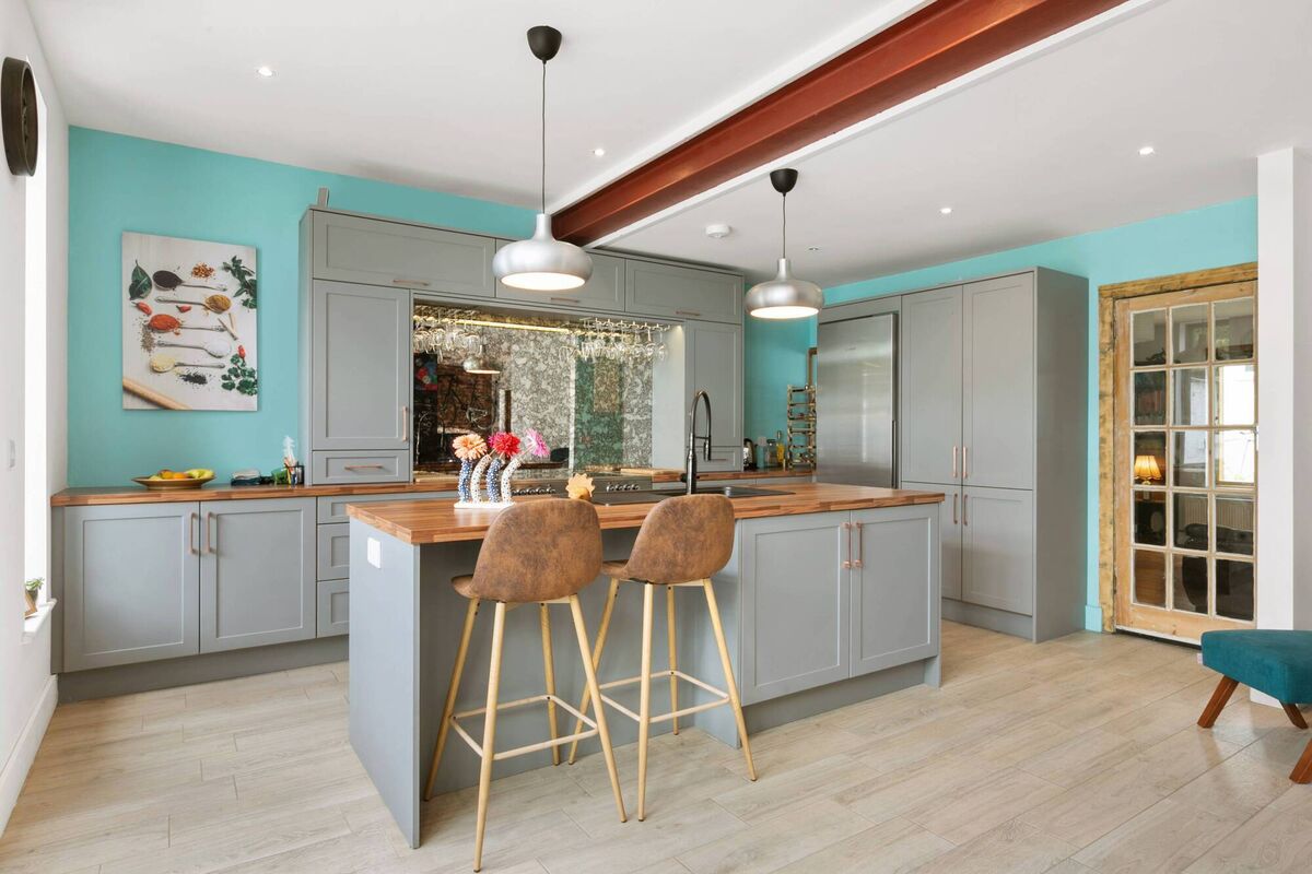 A kitchen in a home of a client of Karen's. A kitchen in a home of a client of Karen's.
