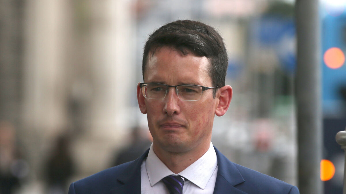 Enoch Burke's bid to halt hearing of appeal against school dismissal to be contested - Vimarsana News