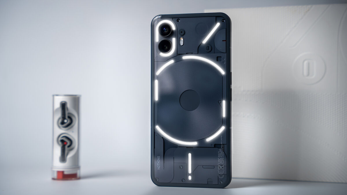 Hands-on with the Nothing Phone (2). Picture: Noel Campion.