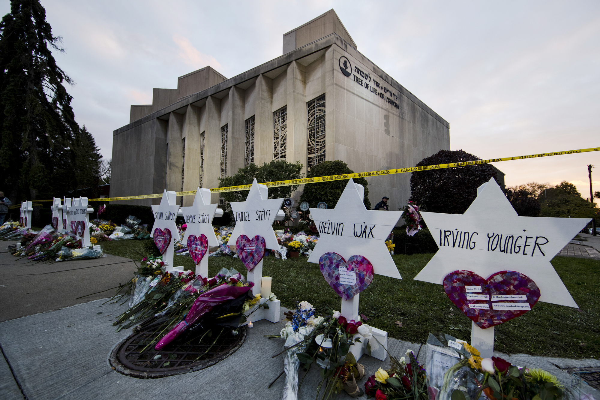Gunman who killed 11 people in a Pittsburgh synagogue faces death penalty
