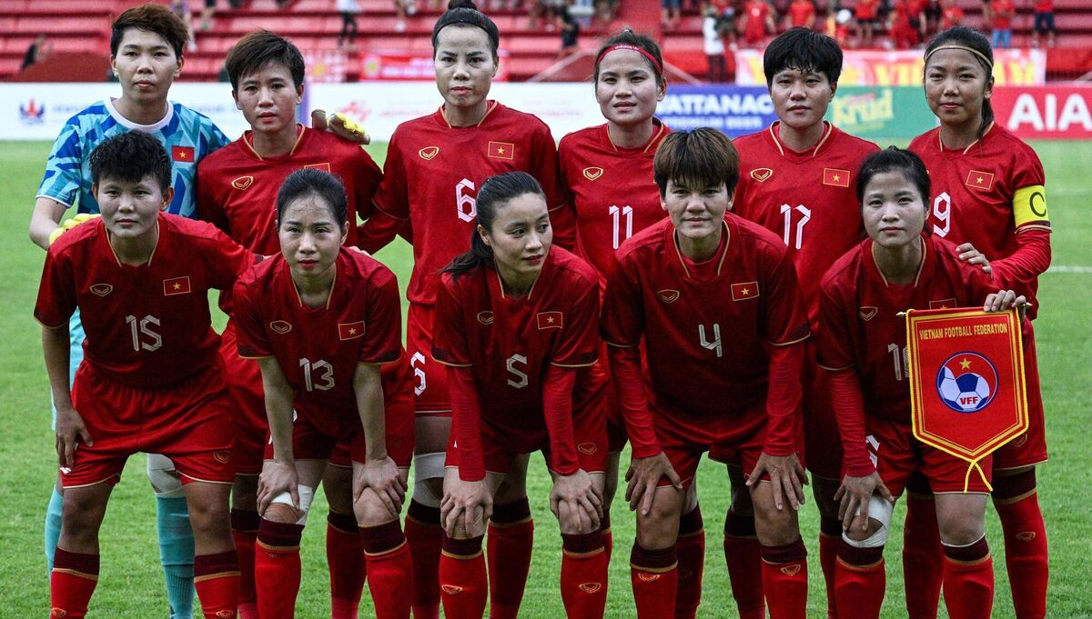 Vietnam's team before their meeting with the Philippines at the Southeast Asian Games.