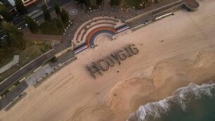 <p>Almost 500 Irish fans gathered for sunrise at Coogee Beach outside Sydney to show their support for the Republic of Ireland team ahead of their Women's World Cup debut against host nation Australia at 11am Irish time on Thursday. Picture: Dermot Judge</p>