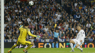 Lloris keeps Spurs fans cheering against Real Madrid