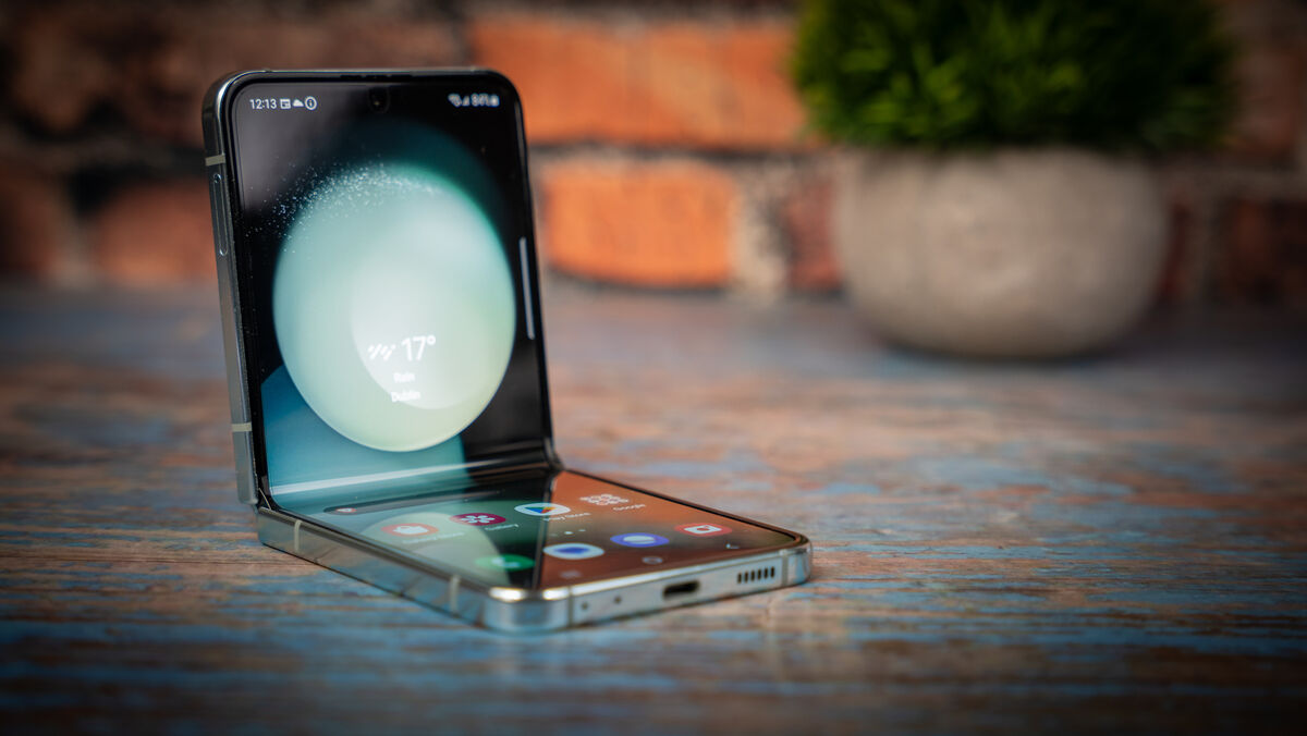 Samsung Galaxy Z Flip5. Picture: Noel Campion.